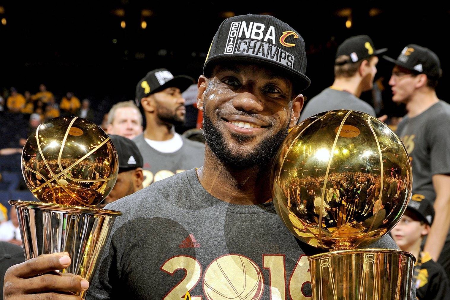 阿迪官网闹乌龙：阿根廷球衣可选印欧预赛臂章，甚至有人已收货（阿迪官网出错：阿根廷球衣竟可加印欧预赛臂章，已有买家收货）