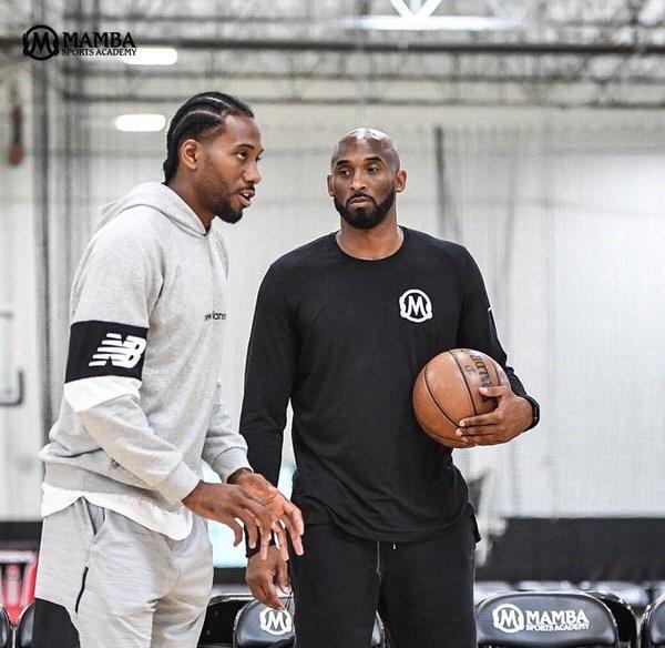 凯尔：比赛中阿德耶米被挑衅但保持了冷静，这说明他又成长了（凯尔：阿德耶米遭挑衅仍冷静应对，展现出进一步的成熟）