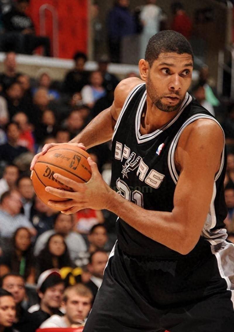 10个伤6个！皇马后防伤病满营愁煞人 3天后踢曼城会被打成筛子（皇马后防线告急：10人中6人伤停，三天后迎战曼城前景堪忧）