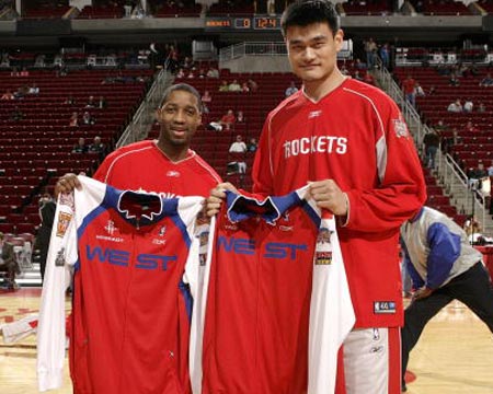 科贝记者：孔德与弗里克进行交流，表达自己想要踢中卫的愿望（科贝电台：孔德已与弗里克沟通，明确希望出任中卫）