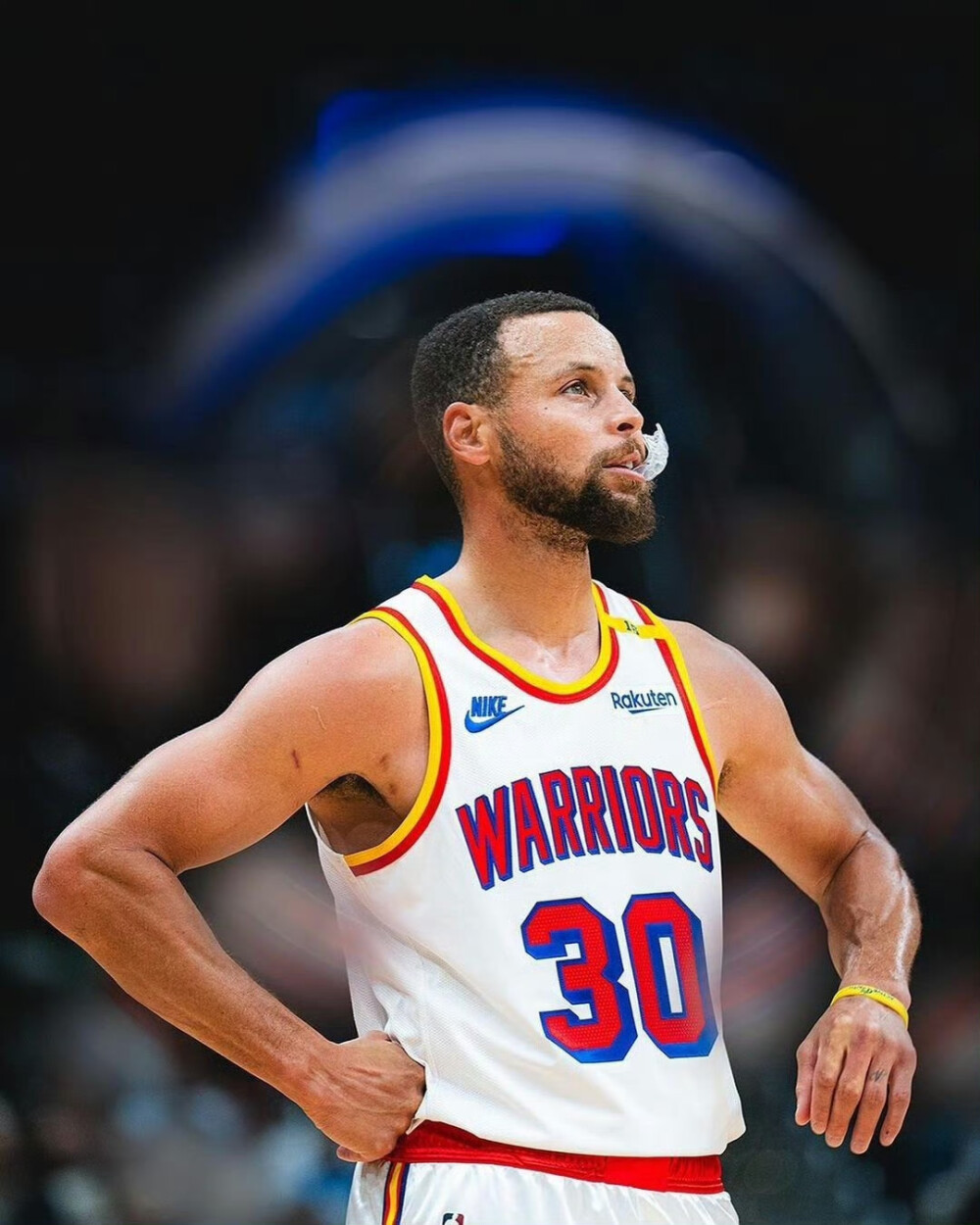 湖凯大战伤病报告：东契奇缺席，斯玛特和杰伦·布朗出战成疑（湖凯之战伤情更新：东契奇无缘登场，斯玛特与杰伦·布朗出战存疑）