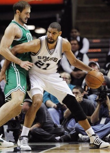 汉堡2-1斯图加特，法比奥-维埃拉破门，格拉策尔建功（汉堡2比1力克斯图加特，法比奥-维埃拉与格拉策尔相继破门）